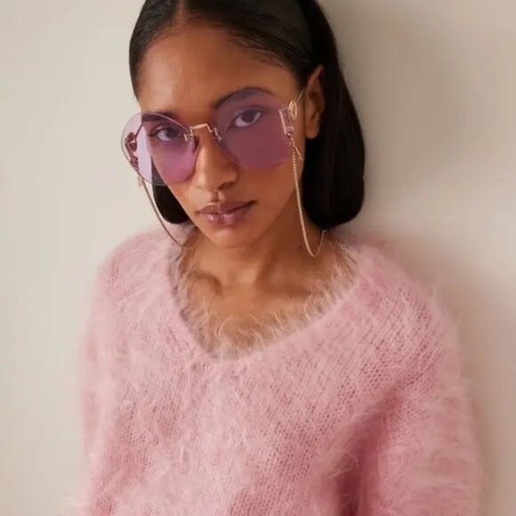 NEW GUCCI SUNGLASSES GUCCI GG1203S 001 GOLD WITH  GOLD CHAIN/VIOLET EYEWEAR - Picture 3 of 4